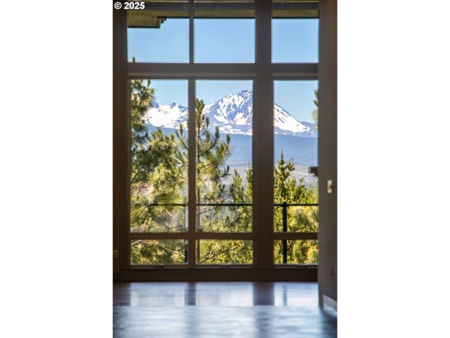 3155 Nw METKE Pl, Bend, OR 97703