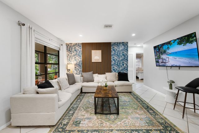 3024 NE 2nd Terrace, Wilton Manors, FL 33334