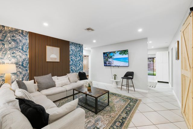 3024 NE 2nd Terrace, Wilton Manors, FL 33334