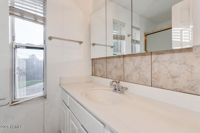 211 E GENEVA Drive, Tempe, AZ 85282