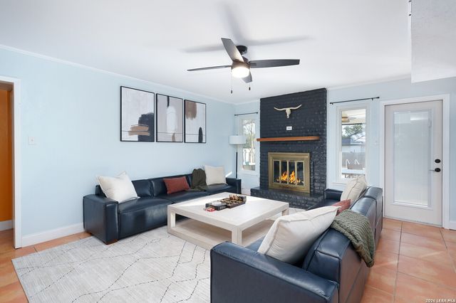 10807 Mount Ida, San Antonio, TX 78213