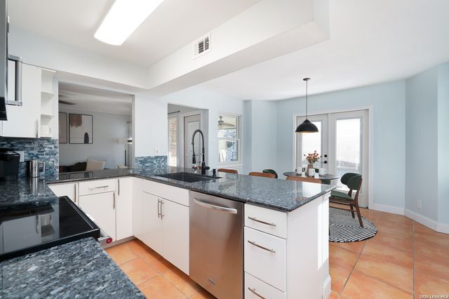 10807 Mount Ida, San Antonio, TX 78213