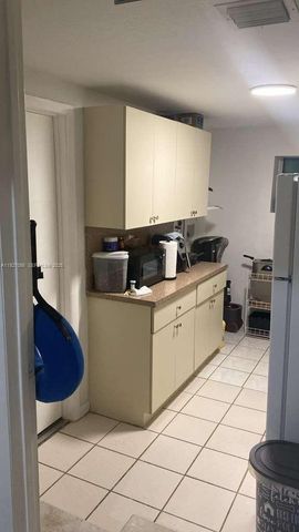 6400 SW 63rd Ave, South Miami, FL 33143