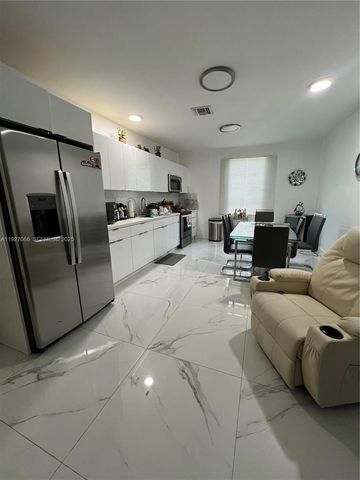 6400 SW 63rd Ave, South Miami, FL 33143