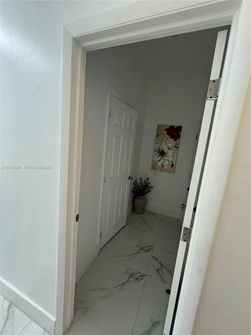 6400 SW 63rd Ave, South Miami, FL 33143