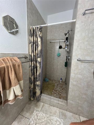 6400 SW 63rd Ave, South Miami, FL 33143