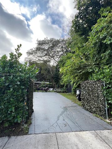 6400 SW 63rd Ave, South Miami, FL 33143