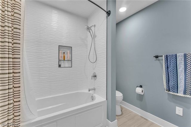 2126 Heritage Lane, Westlake, OH 44145