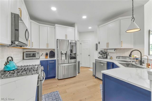 2126 Heritage Lane, Westlake, OH 44145