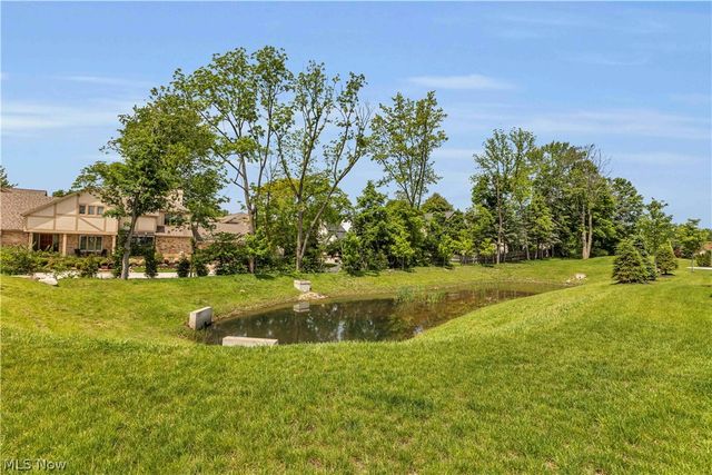 2126 Heritage Lane, Westlake, OH 44145