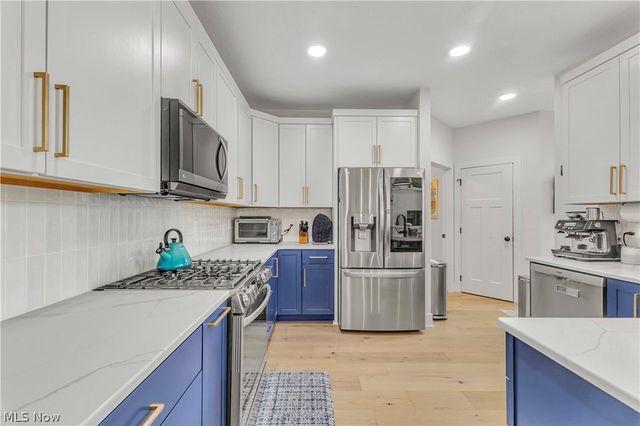 2126 Heritage Lane, Westlake, OH 44145