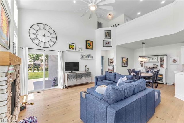 2126 Heritage Lane, Westlake, OH 44145