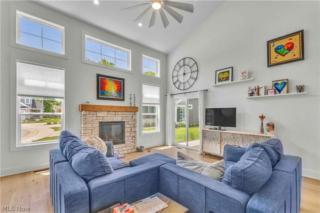 2126 Heritage Lane, Westlake, OH 44145