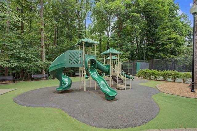 2210 River Heights Court SE, Marietta, GA 30067