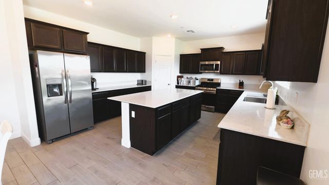 3420 Birchmont Way, Shafter, CA 93263