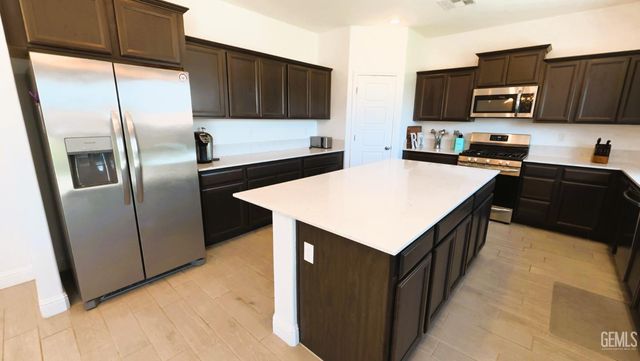 3420 Birchmont Way, Shafter, CA 93263