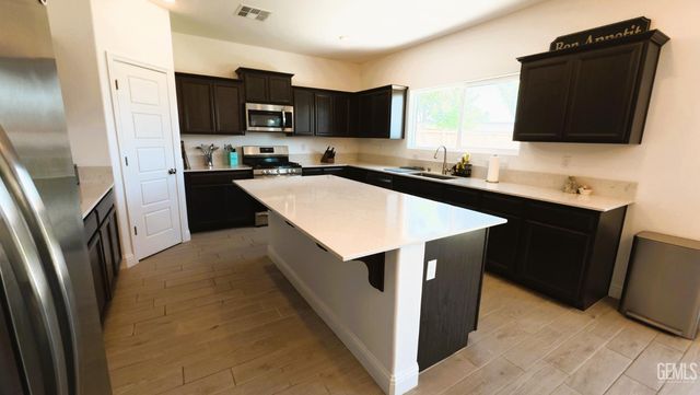 3420 Birchmont Way, Shafter, CA 93263