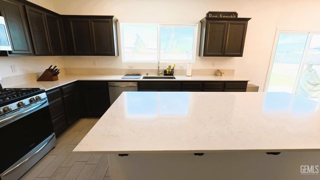 3420 Birchmont Way, Shafter, CA 93263