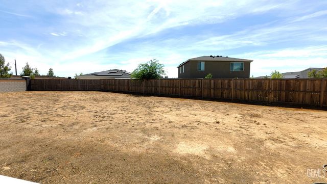 3420 Birchmont Way, Shafter, CA 93263