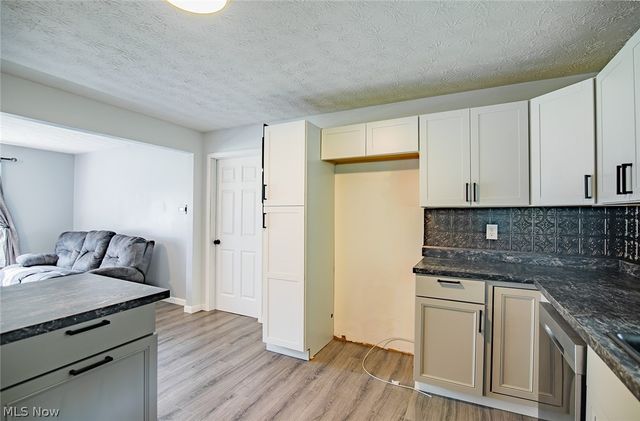2106 Harris Highway, Washington, WV 26181