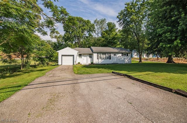 2106 Harris Highway, Washington, WV 26181