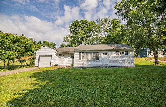 2106 Harris Highway, Washington, WV 26181