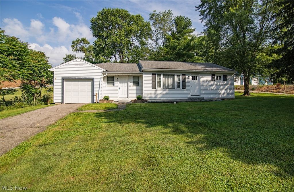 2106 Harris Highway, Washington, WV 26181