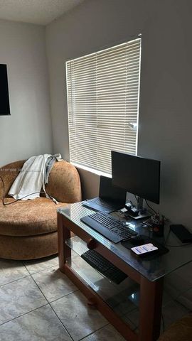 5630 NW 21st St 31-C, Lauderhill, FL 33313