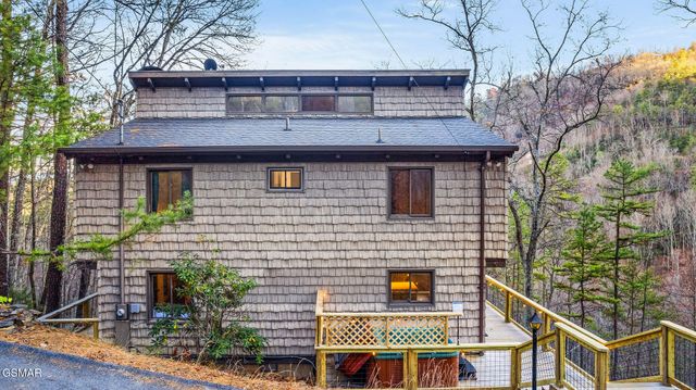 2758 Overholt Trail, Sevierville, TN 37862