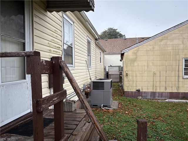 6376 Palem RD, Norfolk, VA 23513