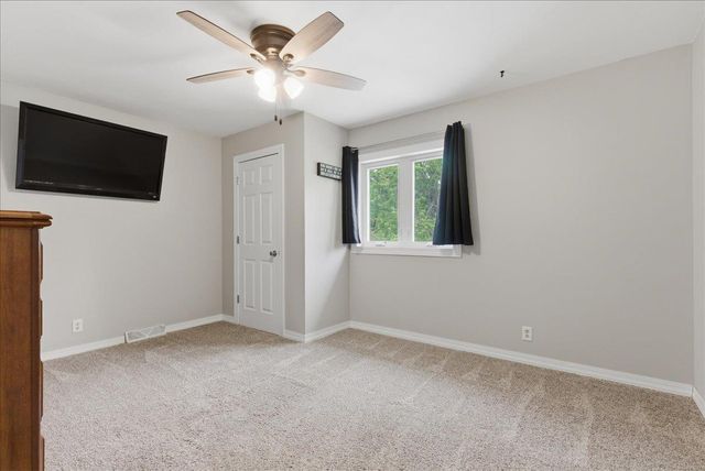 307 Lambeth Road, Waterloo, IA 50701