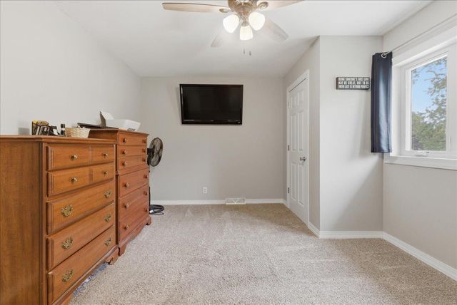 307 Lambeth Road, Waterloo, IA 50701