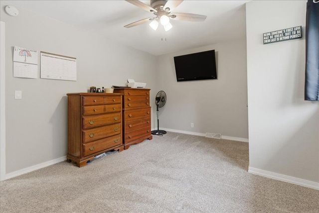 307 Lambeth Road, Waterloo, IA 50701