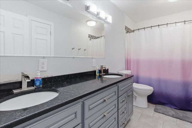 307 Lambeth Road, Waterloo, IA 50701