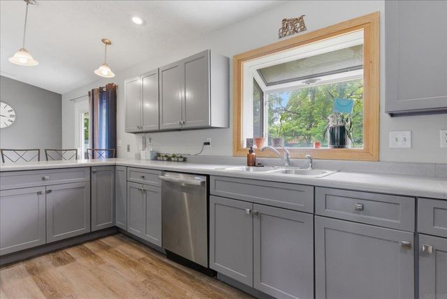307 Lambeth Road, Waterloo, IA 50701