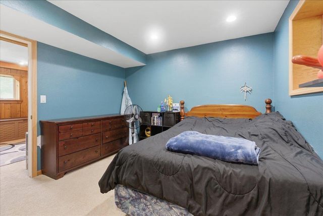 307 Lambeth Road, Waterloo, IA 50701