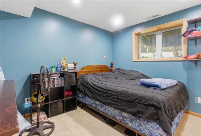 307 Lambeth Road, Waterloo, IA 50701