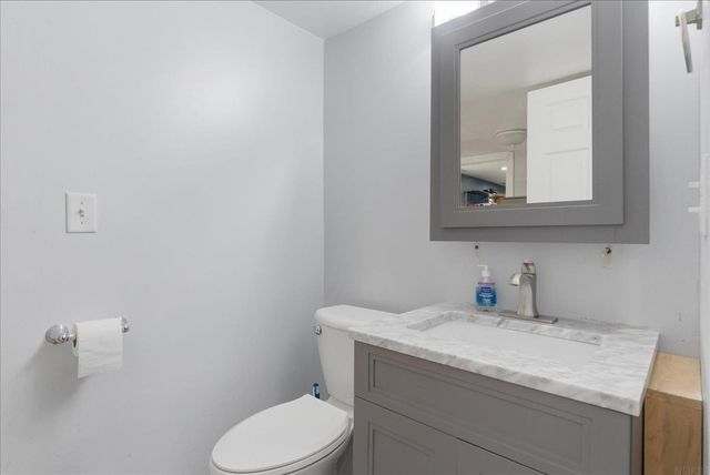 307 Lambeth Road, Waterloo, IA 50701