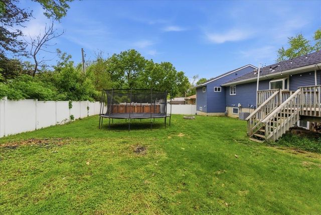 307 Lambeth Road, Waterloo, IA 50701