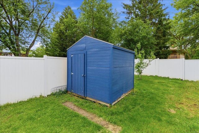 307 Lambeth Road, Waterloo, IA 50701