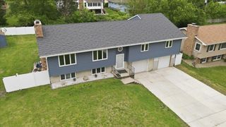 307 Lambeth Road, Waterloo, IA 50701