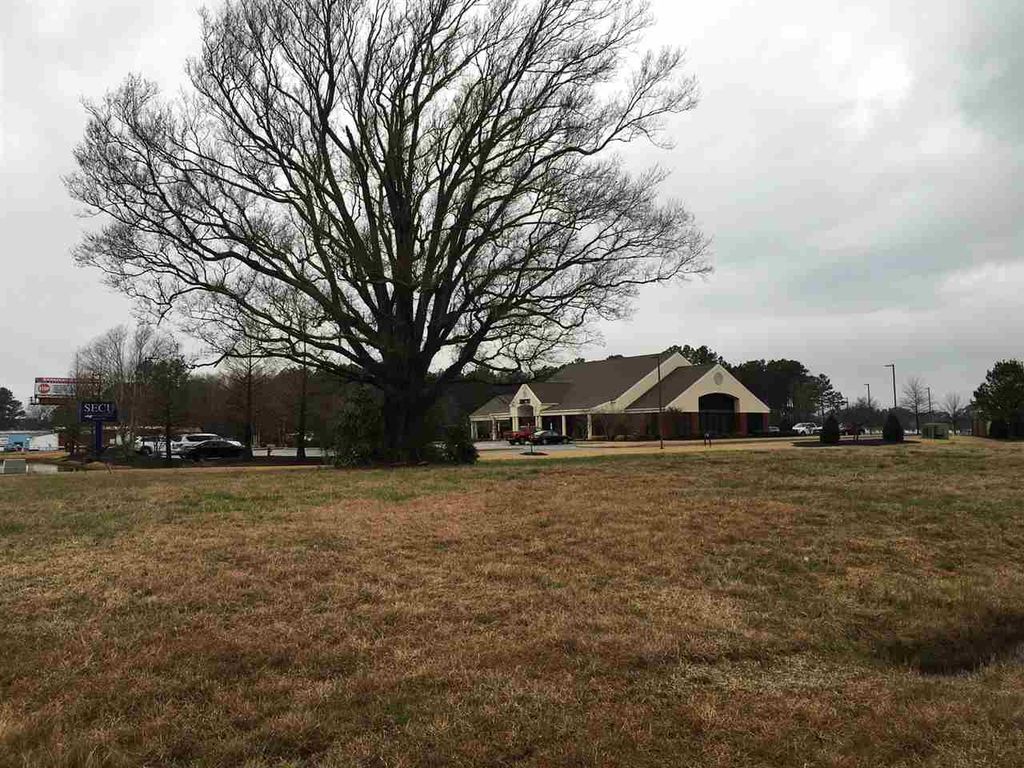101 Northside Park Drive, Elizabeth City, NC 27909