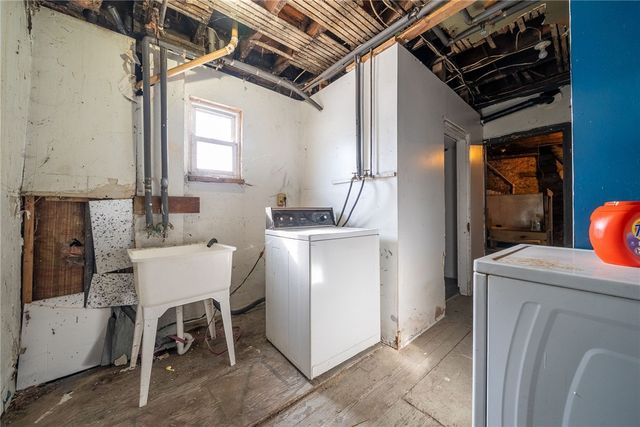 3586 Elmhurst Ave, Brighton Heights, PA 15212