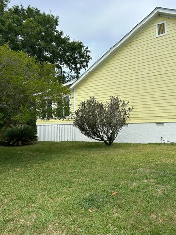 1530 Barquentine Drive, Mount Pleasant, SC 29464