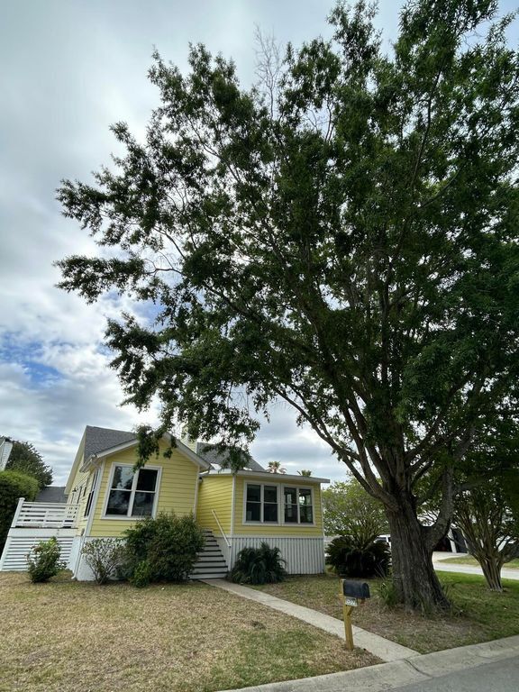 1530 Barquentine Drive, Mount Pleasant, SC 29464