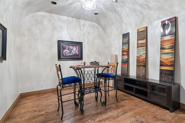 5912 Chestnut Court, Edmond, OK 73025