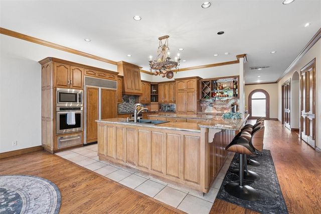 5912 Chestnut Court, Edmond, OK 73025