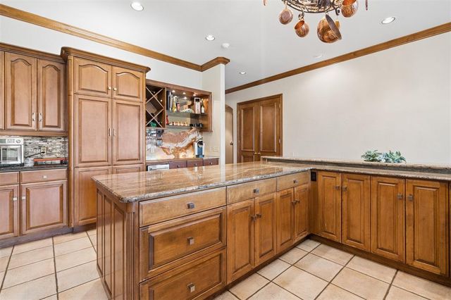 5912 Chestnut Court, Edmond, OK 73025