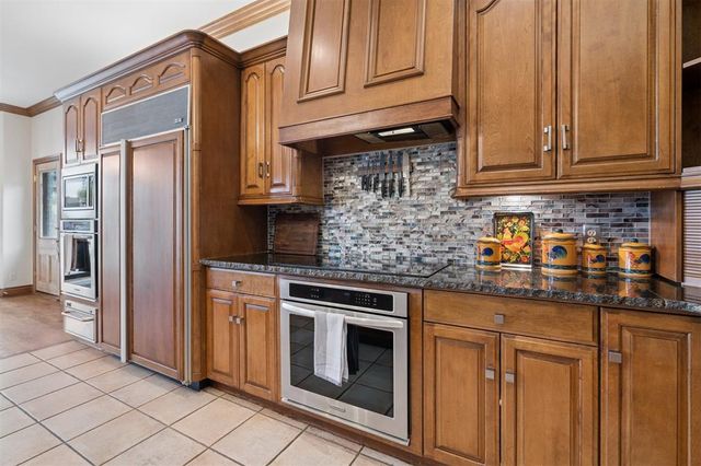 5912 Chestnut Court, Edmond, OK 73025