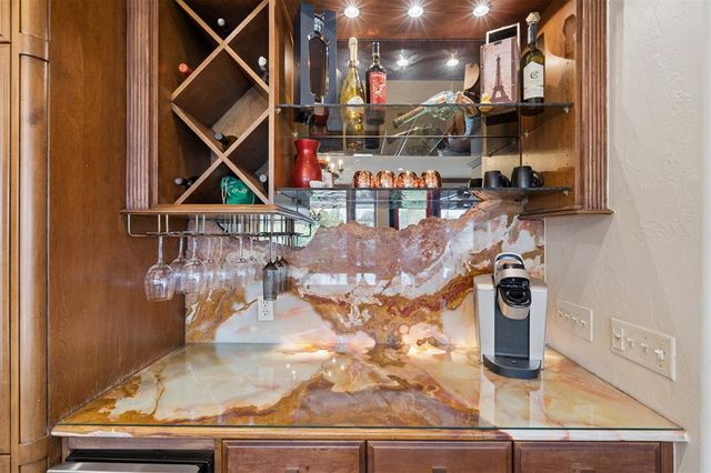 5912 Chestnut Court, Edmond, OK 73025